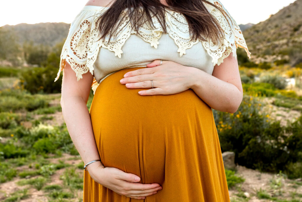 baby bump of mom to be seeking lactation consult in Phoenix