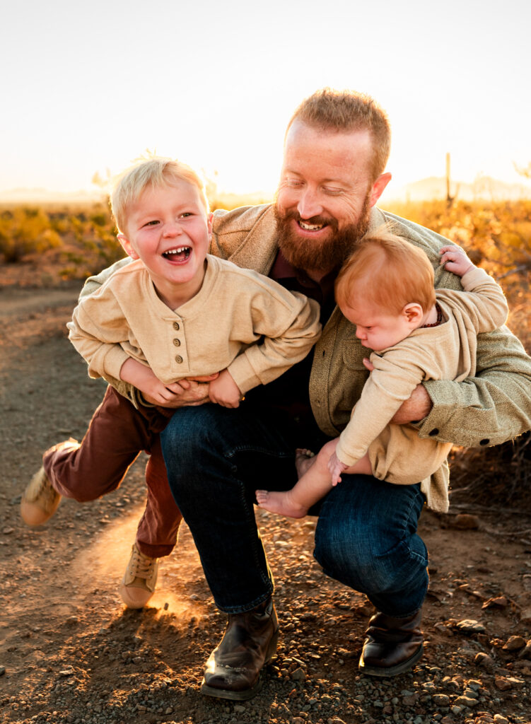 arcadia toys dad with his two kids