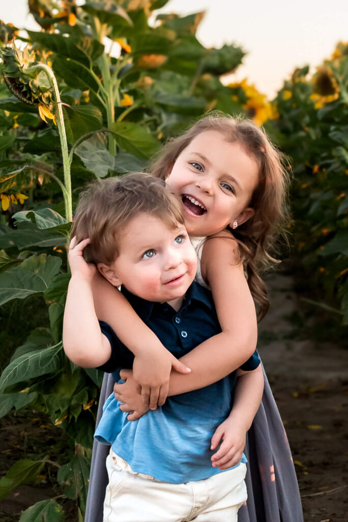 siblings excited to visit the best pumpkin patch in arizona