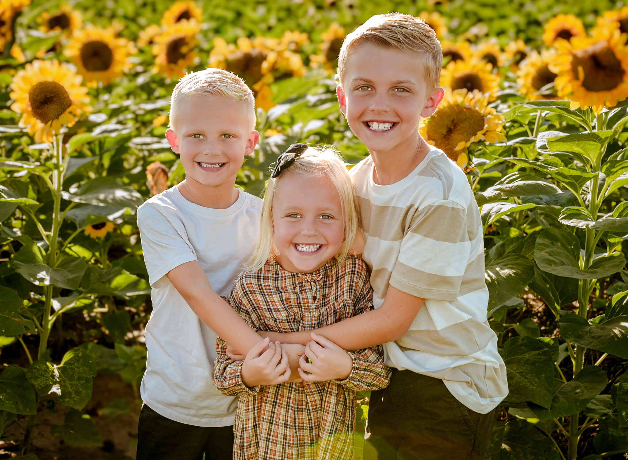 three kids near best pumpkin patch in arizona